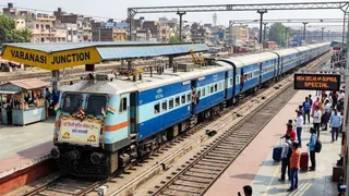 नई दिल्ली सुपौल विशेष ट्रेन वाराणसी के रास्ते चलेगी सावन में यात्रियों को मिलेगी राहत। (AI Image)