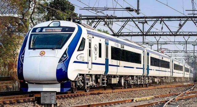 गोरखपुर में भी हो सकेगा 'वंदे भारत' के एसी का अनुरक्षण, ग्रीन एनर्जी से चमकेगा पूर्वोत्तर रेलवे

