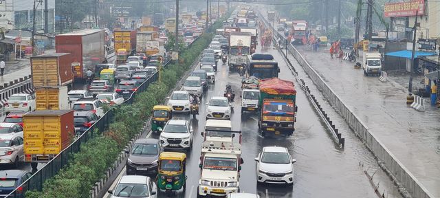 दिल्ली-जयपुर हाईवे पर लंबा जाम, गुरुग्राम में भारी बारिश के बीच इन रास्तों को करें अवॉयड