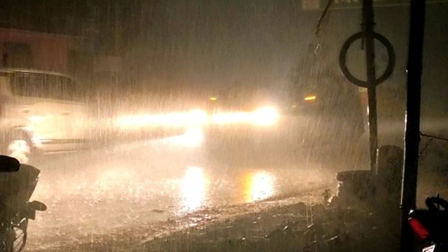 भागलपुर मौसम अपडेट : मूसलाधार बारिश व वज्रपात की चेतावनी;  IMD का अलर्ट, दोपहर से शाम के बीच संभलकर निकलने की सलाह
