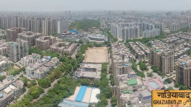 गाजियाबाद की हाईराइज सोसायटियों में सुरक्षा के दावे खोखले, लाखों की मेंटेनेंस के बावजूद बाहरी लोगों की एंट्री आसान
