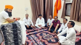 तिजारा रोड पर स्थित श्री शनिधाम मंदिर बाबा खेतानाथ आश्रम पर खड़े रहकर तपस्या कर रहे योगीराज राजनाथ जी महाराज। जागरण