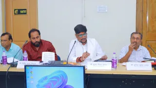 नवगछिया: DRUCC की बैठक में उठीं 7 ट्रेनों के ठहराव और अंडरपास की मांगें; सांसद व GM को भेजी गई मांग पत्र की कॉपी