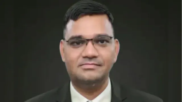 जालौन: IAS रिंकू सिंह राही और वकीलों के बीच तनातनी बरकरार, लाइव सुनवाई में बोले- कोर्ट को मजाक बनाकर रखा 
