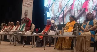 गोरखपुर विश्वविद्यालय के 45वें दीक्षा समारोह में कुलाधिपति एवं राज्यपाल आनंदीबेन पटेल। जागरण