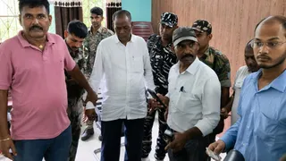 पंचायत सचिव 10 हजार रिश्वत लेते रंगे हाथ गिरफ्तार