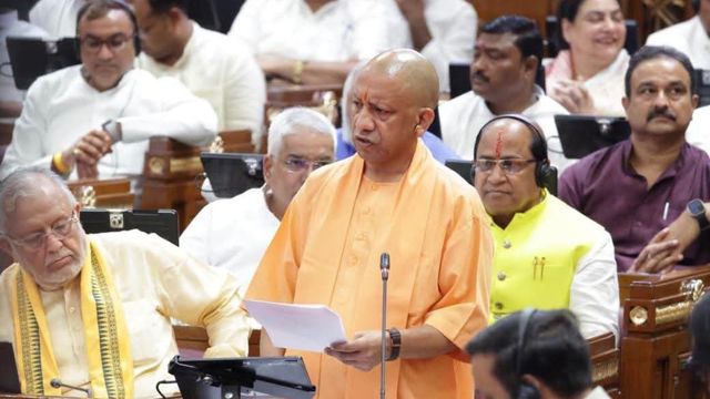 UP Monsoon Session: विपक्ष के हंगामे के बीच विधानसभा की कार्यवाही अनिश्चितकाल के लिए स्थगित