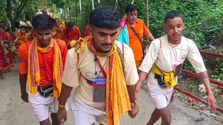 दुम्मा बॉर्डर से 24 घंटे में 48 हजार से अधिक कांवरिये बाबाधाम रवाना; यात्रा में आधे से अधिक संख्या युवाओं की