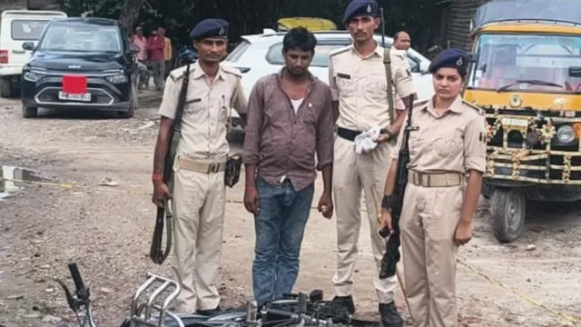पश्चिम चंपारण में पिस्टल, कारतूस और अमेरिकी चाकू के साथ अपराधी गिरफ्तार