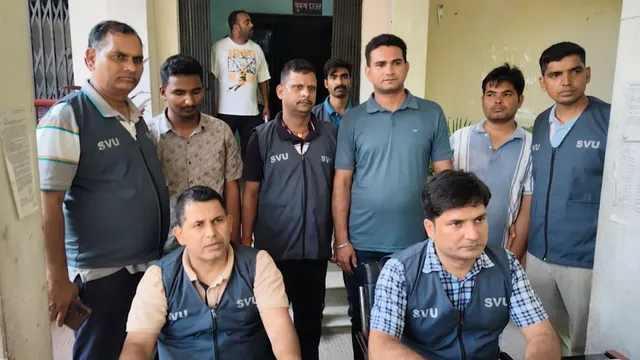 बिजली कनेक्शन के नाम पर 10 हजार घूस लेते पूर्णिया के JE और 2 टेक असिस्टेंट अरेस्ट; पटना निगरानी टीम की बड़ी कार्रवाई