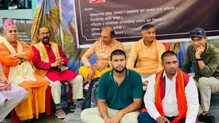 राष्ट्रीय एकता दल के अध्यक्ष विनय यादव द्वारा माइतीघर मंडला में जारी आमरण अनशन। फोटो: इंटरनेट मीडिया