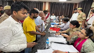 वाराणसी में जनता की शिकायतों का अंबार, प्रशासनिक लापरवाही से सीएम योगी के प्रयास विफल। (फाइल फोटो)
