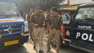 महिलाओं पर फब्तियां कसना पड़ा भारी, हापुड़ में एंटीरोमियो टीम ने मनचले को दबोचा
