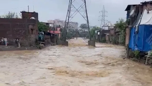 Uttarakhand Weather: 24 घंटे की बौछार ने मचाया कहर, आज देहरादून समेत पांच जिलों में भारी बारिश का अलर्ट