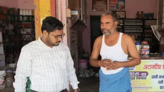 अनियमितता मिलने पर खाद की दुकान का लाइसेंस निलंबित।