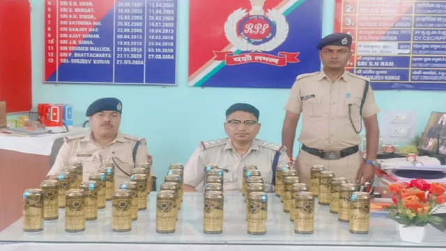 हावड़ा-गया एक्सप्रेस में शराब तस्करी का ‘तहखाना’! RPF ने 40 केन बीयर किया जब्त
