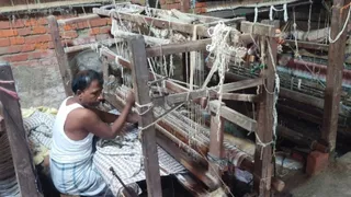 राष्ट्रीय हस्तकरघा दिवस पर जानें बुनकरों की संघर्षगाथा