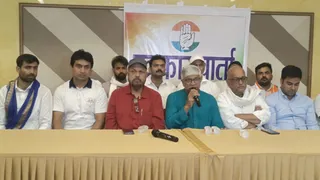 प्रयागराज में मीडिया से बातचीत करते कांग्रेस के राष्ट्रीय महासचिव ने राजेंद्र पाल गौतम व अन्य। जागरण