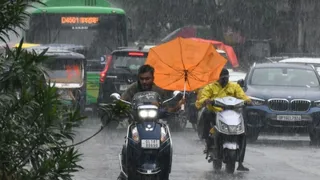 दिल्ली एनसीआर में अगले तीन घंटों में भारी बारिश का अलर्ट। फोटो: आर्काइव