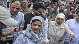 अनुच्छेद 370 की बहाली के लिए इल्तिजा मुफ्ती की जंग जारी, पुलिस केस के बावजूद तेवर सख्त।