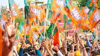 कश्मीर में भाजपा का बड़ा एक्शन, बिना अनुमति तिरंगा रैली और महिलाओं पर टिप्पणी करने पर 9 पदाधिकारी निलंबित।