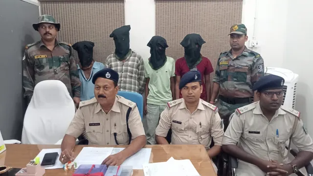 कूरियर का झांसा, फर्जी APK का जाल: जामताड़ा पुलिस ने आंगनबाड़ी से दबोचे 4 शातिर साइबर अपराधी