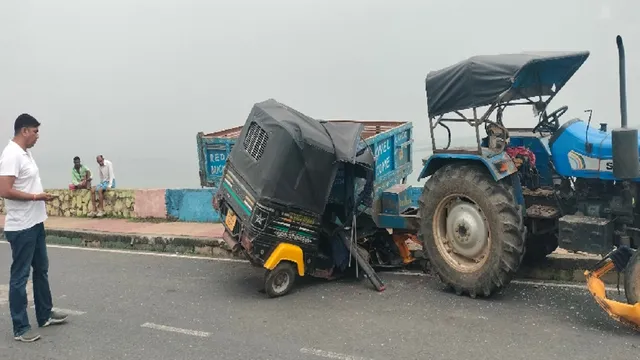 पंचेत चेकपोस्ट पर सीमा विवाद में उलझी झारखंड-बंगाल पुलिस, अस्पताल में टेंपो चालक ने तोड़ा दम
