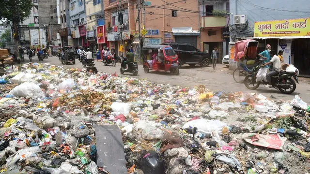 राजधानी में हड़ताल खत्म होते ही एक्शन में नगर आयुक्त, 24 घंटे में कूड़ा हटाने का दिया निर्देश

