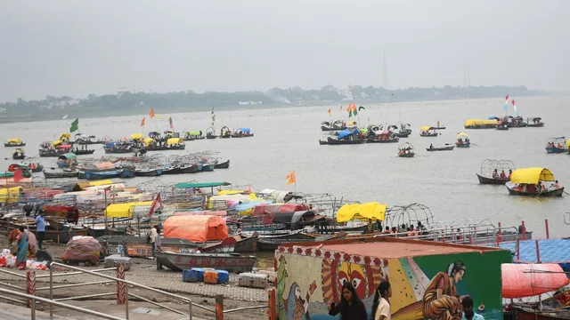 गंगा-यमुना ने पकड़ी तेजी, प्रयागराज में वीआइपी घाट की बह गई मिट्टी; तटीय क्षेत्रों में बाढ़ का खतरा बढ़ा