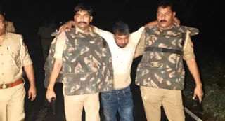 पुलिस की गिरफ्त में आरोपी। जागरण