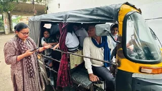 सोनभद्र में स्कूली बच्चों की सुरक्षा पर परिवहन विभाग सख्त, पांच ऑटो सीज।