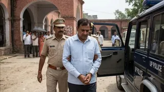 300 रुपये की घूस ने 18 साल बाद लेखपाल को पहुंचाया जेल।