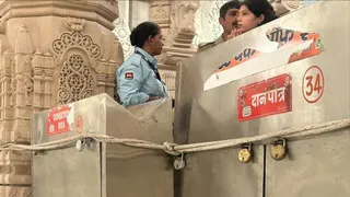 चढ़ावा में चोरी उजागर होने के बाद ट्रस्ट ने सख्त की पूरी गणना प्रक्रिया।