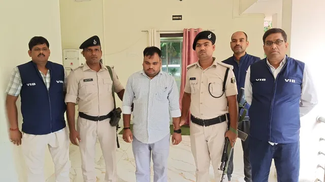 डूबने से हुई बेटी की मौत के मुआवजे के लिए मांगा घुस, बेगूसराय ₹4000 लेते धराया सदर अंचल का प्रभारी नाजिर
