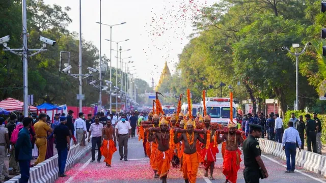 गाजियाबाद में कांवड़ यात्रा पर हाईटेक निगरानी, 2000 कैमरों से होगी मॉनिटरिंग; 10 अगस्त पर होगी पुष्प वर्षा