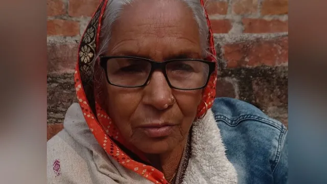 इटावा में फंदे पर लटका मिला बुजुर्ग महिला का शव, तीन बहुओं पर हत्या का आरोप
