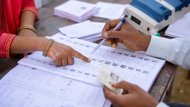 गढ़वा के मतदाताओं के लिए बड़ा अपडेट, वोटर लिस्ट में नाम जोड़ने और सुधार की प्रक्रिया शुरू
