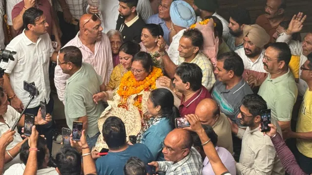 होशियारपुर को मिली पहली महिला मेयर, प्रवीण सैनी के नाम पर लगी मुहर, पार्टी के भीतर बढ़ी नाराजगी