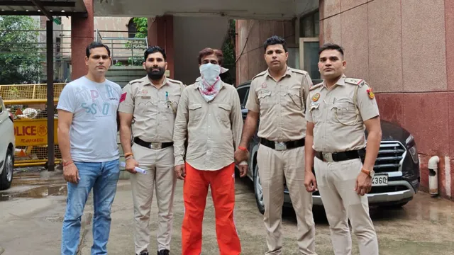 मौजपुर में बुजुर्ग के मकान पर कब्जा करने वाला आरोपित गिरफ्तार, कोर्ट ने किया था भगोड़ा घोषित