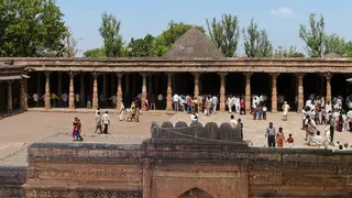 भोजशाला विवाद में सुनवाई फिर टली: आज पूजा स्थल के पीछे होगी नमाज