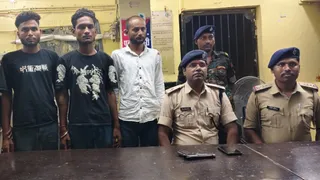 पिस्टल के साथ तीन बदमाश गिरफ्तार