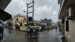 उत्तर प्रदेश में झमाझम बारिश से घटी बिजली की खपत, प्रबंधन को मिली राहत।