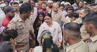 तिलहर-निगोही मार्ग पर लगा जाम। जागरण