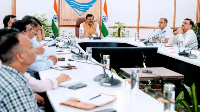 उत्तराखंड में ड्रग्स की सप्लाई चेन तोड़ने की तैयारी, मुख्य सचिव ने दिए सख्त निगरानी के निर्देश