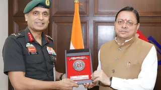 मुख्यमंत्री धामी ने की एनसीसी के महानिदेशक से मुलाकात।