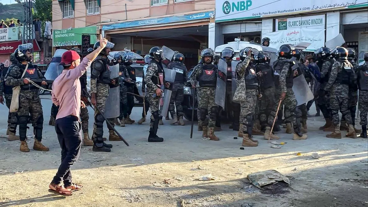 violence in pakistan protest