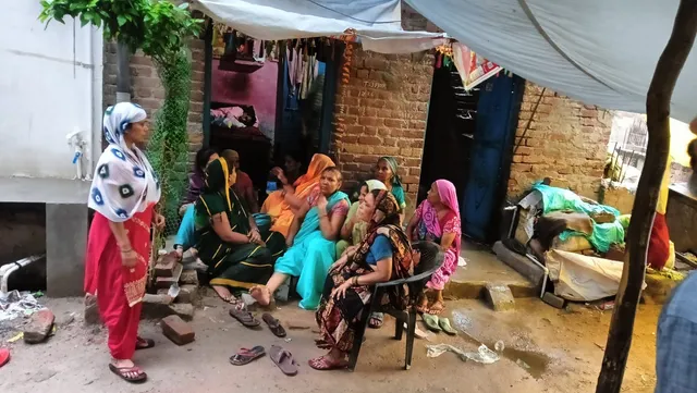 लोनी में भीषण सड़क हादसा, पिकअप ने ऑटो को रौंदा; एक की मौत पांच घायल
