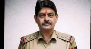 सबूत गायब करने के आरोप में इंस्पेक्टर रामरत्न शर्मा बुरी तरह फंसे।