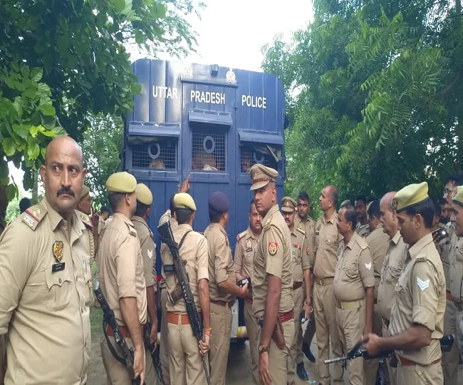 Atiq son Ali Reached Prayagraj for Brother Aban Funeral
