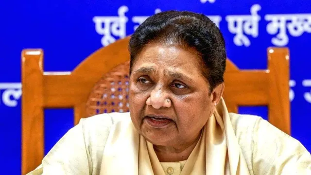 पीडीए में ‘पंडित’ जोड़ने पर मायावती का हमला, बोलीं- ब्राह्मणों के बसपा से जुड़ने से विचलित हुई सपा